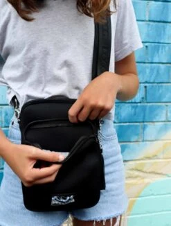 DOOG Cross Body Tas Walkie Bag Neosport Zwart 13 DOOG Cross Body Tas Walkie Bag Neosport Zwart -Huisdierbenodigdheden image 2127